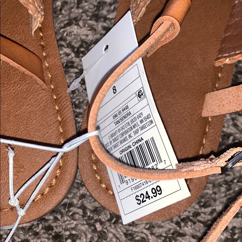 Universal Thread Womans Tan Sandals - Picture 3 of 4